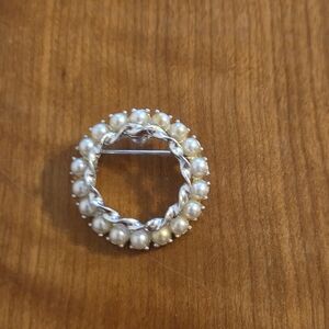Vintage Faux Pearl Silvertone Circle Brooch Pin